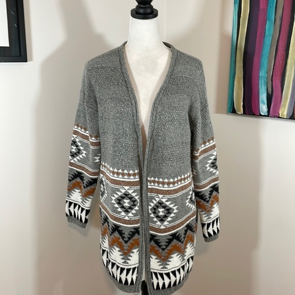 Rue21 Sweaters - Rue21 Aztec print cardigan
